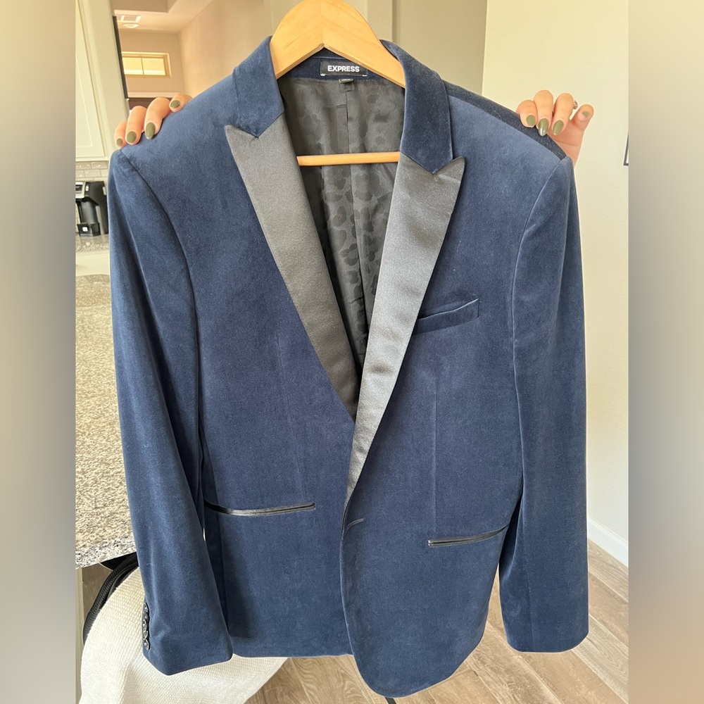 Men’s Express blue velvet blazer 40R slim NWOT